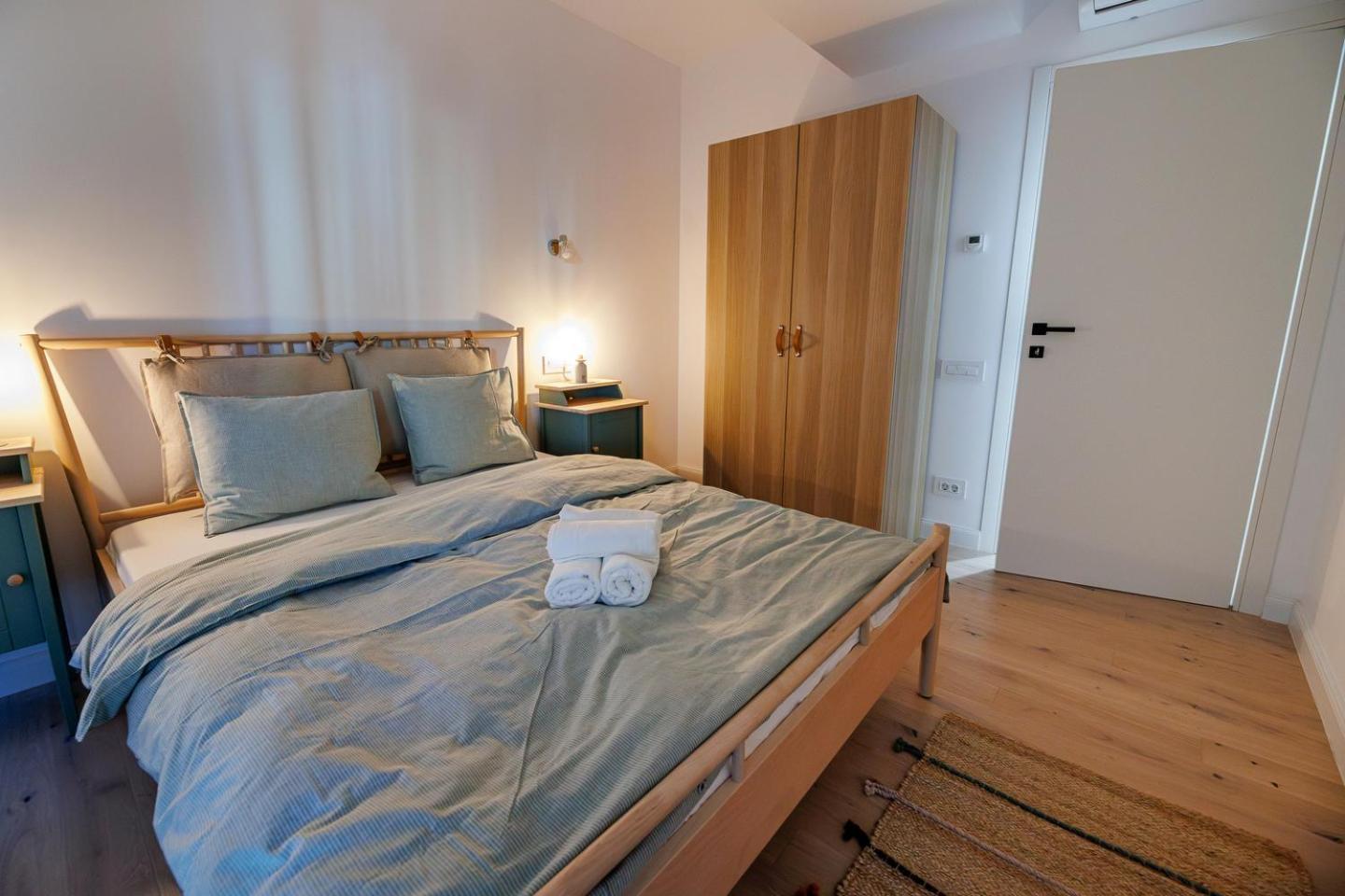 The Corner Luxe Apartment Bucharest Exterior photo