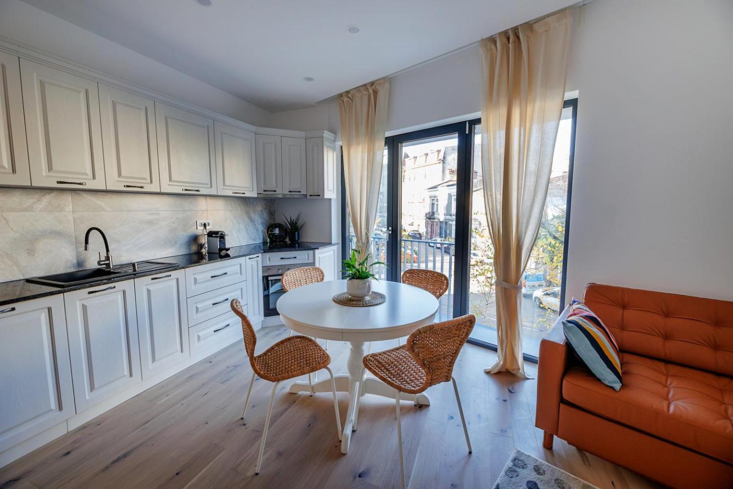 The Corner Luxe Apartment Bucharest Exterior photo