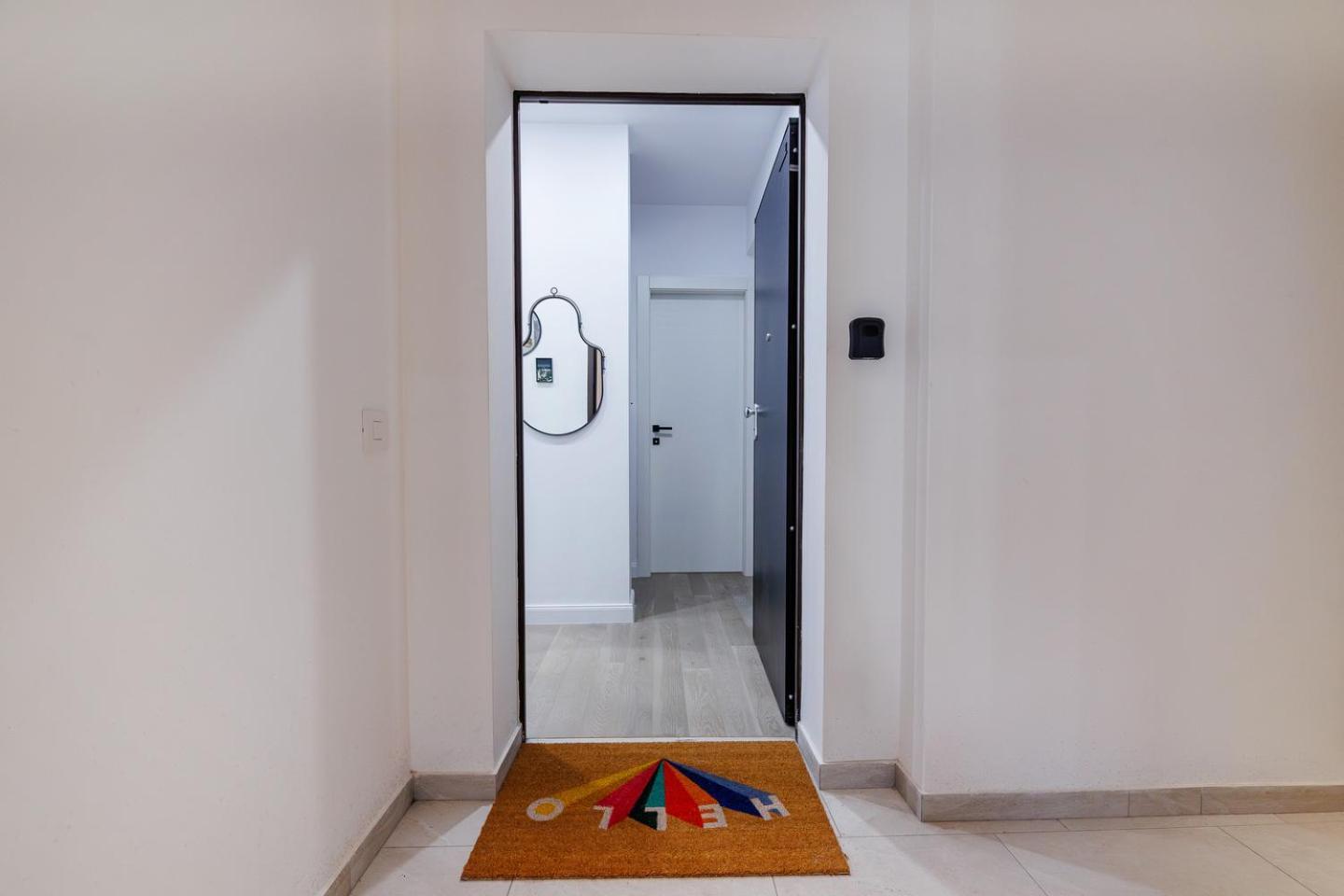 The Corner Luxe Apartment Bucharest Exterior photo