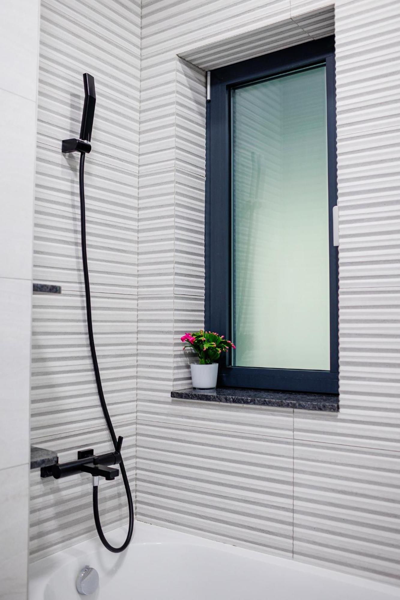 The Corner Luxe Apartment Bucharest Exterior photo
